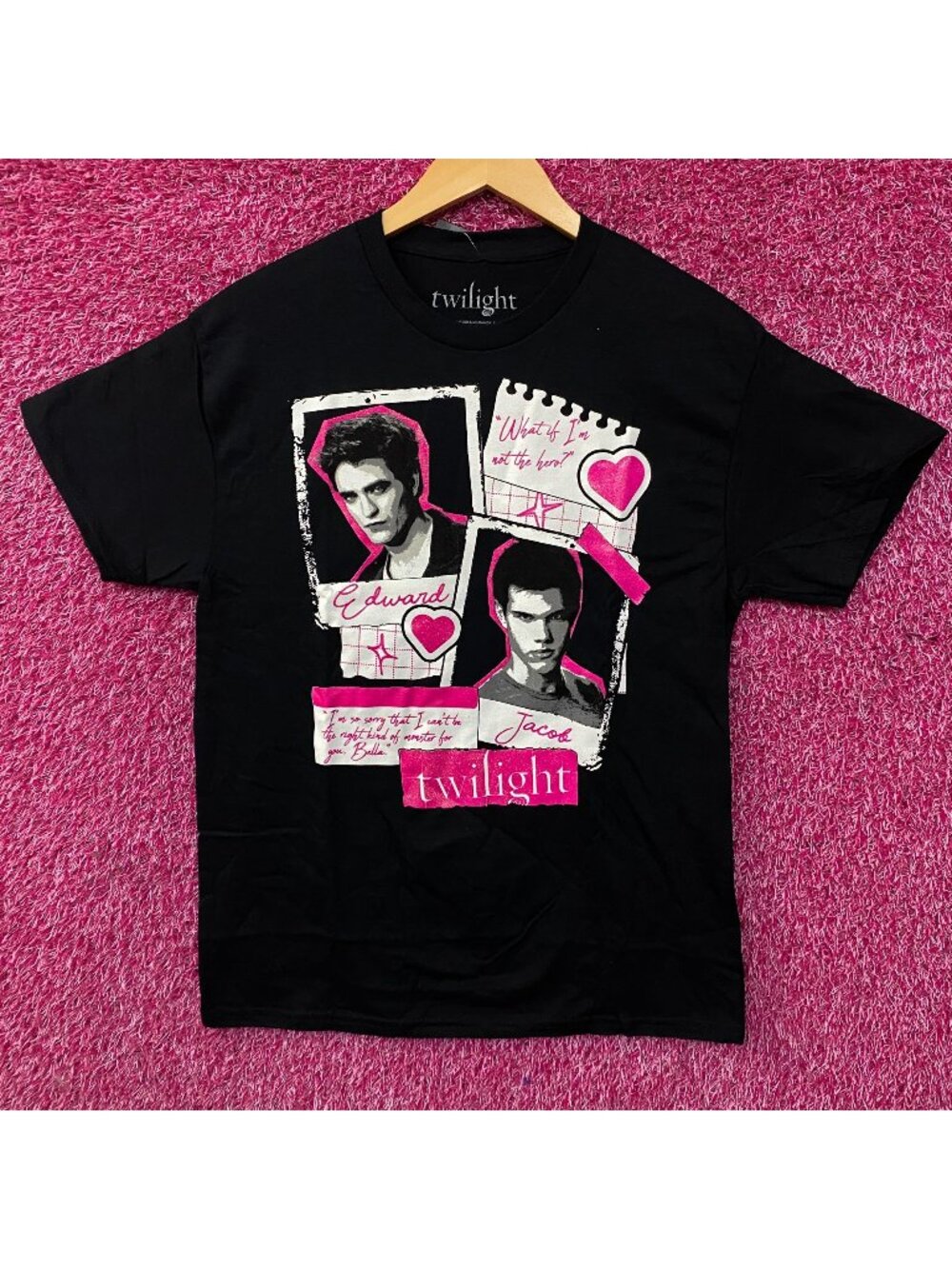 The Twilight Saga Edward & Jacob Scrapbook Graphic T-Shirt Medium